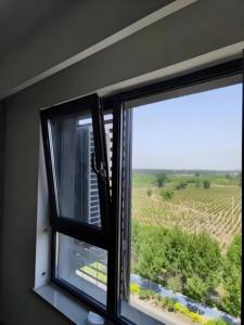 Hiện Đại Nhôm Cửa Sổ Cửa Sổ Giá Rẻ Giá Cách Nhiệt Cửa Sổ Trượt Windproof Gấp Ngang Treo Cho Nhà Sử Dụng - Product Image 5