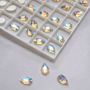 Pour 2303 <span class=keywords><strong>Strass</strong></span> en verre en forme de goutte à 18 facettes pour la création d'effets 3D glamour, manucure à thème festif DIY - Product Image 3