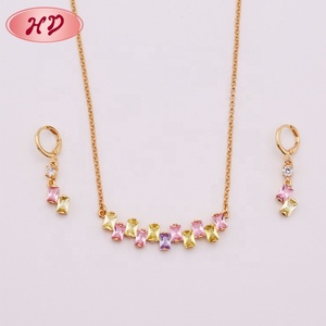Venta al por mayor directa de fábrica de China: Conjuntos de joyería de oro laminado de 18k con circonitas, collares y pendientes. - Product Image 2