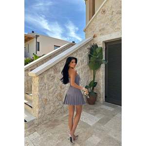 Robe de cocktail plissée sans bretelles Anja gris fumé mini - Product Image 6