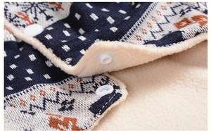 Fabricante al por mayor cálido suave felpa invierno mascota perro Navidad abrigo - Product Image 4