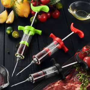 Kit de seringue à marinade en plastique pour viande fumée, idéal pour la cuisine domestique et le barbecue haut de gamme - Product Image 1