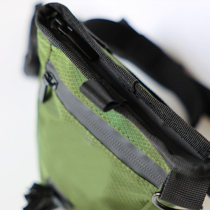 Mini pochette pour friandises pour chien avec fermeture magnétique, petite <span class=keywords><strong>ceinture</strong></span> <span class=keywords><strong>de</strong></span> taille, <span class=keywords><strong>sac</strong></span> d'aide au dressage et au comportement pour les promenades avec distributeur <span class=keywords><strong>de</strong></span> sacs à déjections canines - Product Image 6