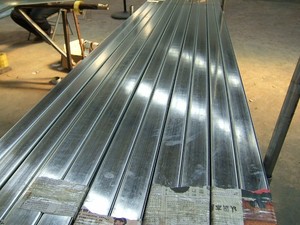 Perfil de acero galvanizado para techo, Perno de metal de yeso y pista, canal c omega, hecho en China - Product Image 2