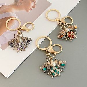 Llavero de Abejita Adorable Estilo Europeo y Americano, Regalo Creativo, Colgante de Coche de Moda con Diamantes de Imitación, Llavero, Adorno para Bolso para Mujer - Product Image 5