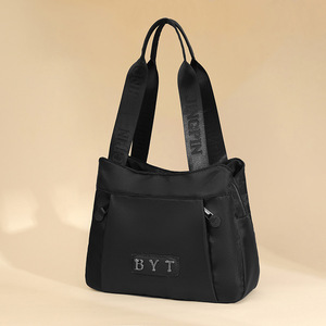 กระเป๋าสะพายข้างดีไซน์ใหม่ทันสมัย คุณภาพสูง ทำจากไนลอน กระเป๋าสะพายไหล่ลำลอง กระเป๋าถือหรูหราสำหรับผู้หญิง - Product Image 3