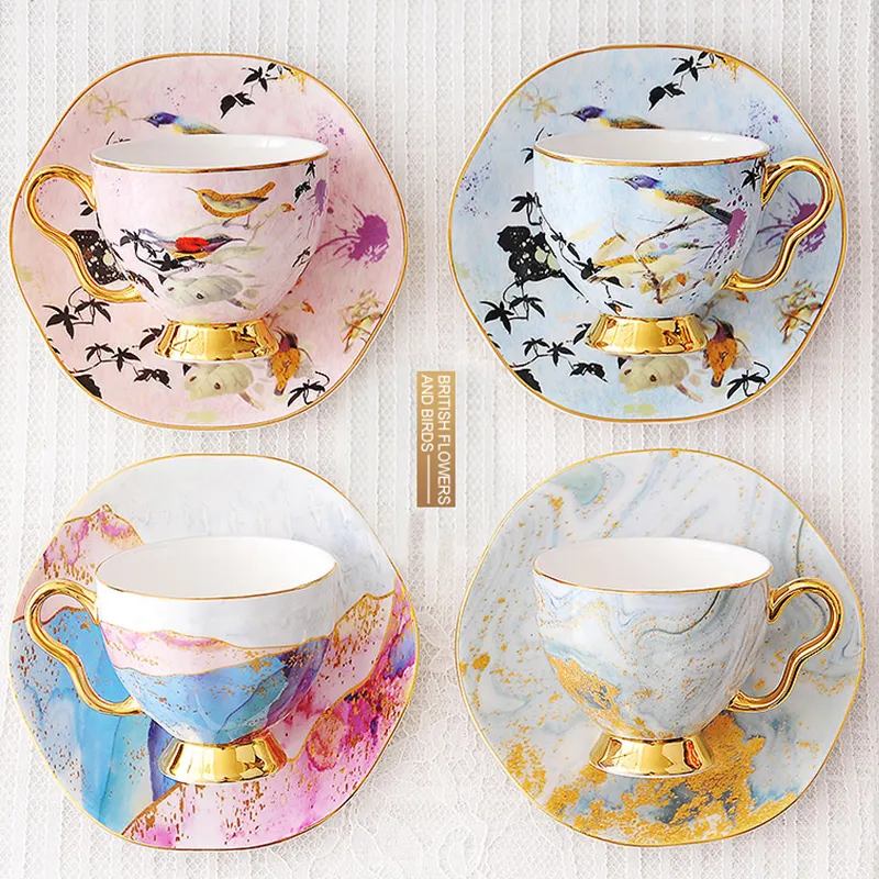 Ensemble de tasses à café et de soucoupes en céramique de luxe décalcomanie de fleurs porcelaine fine ensemble de tasses à thé européennes de café de Style traditionnel anglais