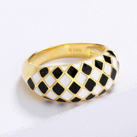 Bague de luxe en cuivre plaqué or 18 carats avec motif damier noir et blanc et zirconiums, dôme audacieux pour femme, bijoux fantaisie, vente en gros