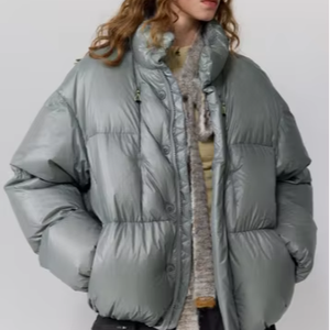 Giacca Invernale da Donna con Collo Alto, Impermeabile e Antivento, Casual e di Alta Qualità - Product Image 1