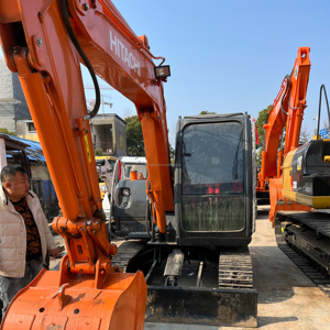 Matériel de construction multifonctionnel d'occasion Hitachi ZX60 ZX70, excavatrice de 6 tonnes avec lame de bulldozer pour serre. - Product Image 2
