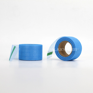 Ruban <span class=keywords><strong>de</strong></span> jointoiement en <span class=keywords><strong>fibre</strong></span> <span class=keywords><strong>de</strong></span> <span class=keywords><strong>verre</strong></span> <span class=keywords><strong>pour</strong></span> la réparation des murs et plafonds endommagés en plaques <span class=keywords><strong>de</strong></span> plâtre - Product Image 5