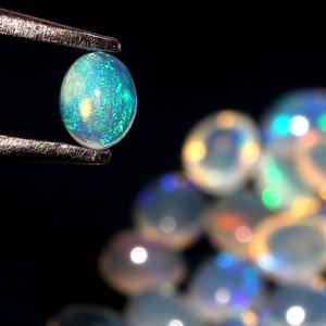 Cabochon éthiopien en opale Welo forme ovale naturelle couleur changeante fabrication de bijoux en agate pierre unie prix de gros par carat - Product Image 2