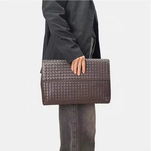 2026 New Genuine Leather Woven Magnetic Closure <b>Square</b> Shape Handbag Large Capacity Flip Envelope Bag Business Casual Clutch - Product Image 6