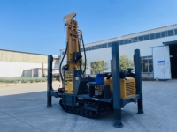 Foreuse rotative sur chenilles haute performance de 200 m pour puits d'eau, avec moteur et boîte de vitesses essentiels, à bas prix, en vente