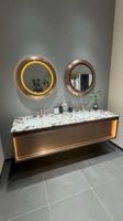 Meuble-lavabo de salle de bain d'hôtel de luxe haut de gamme avec lavabo, coiffeuse murale étanche à LED pour la maison, avec miroir.