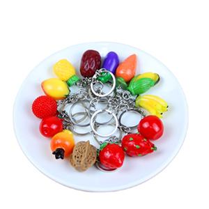 Llavero Creativo con Colgante de Frutas Simuladas: Uva, Fresa, Granada, Sandía - Product Image 1