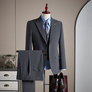 <span class=keywords><strong>Traje</strong></span> de Hombre Elegante y a la Moda, Diseño Personalizable, Cuello con Muescas y Adornos, Antiarrugas, Corte Entallado, <span class=keywords><strong>Traje</strong></span> de Tres Piezas - Product Image 6