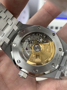 Reloj deportivo de buceo de lujo de alta calidad en acero inoxidable 2813 9015 3120 con cristal de zafiro y efecto luminoso - Product Image 1