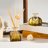 Diffuseur d'huiles essentielles aromathérapeutiques longue durée 50 ml, diffuseur de parfum d'ambiance avec bâtonnets et fleurs séchées
