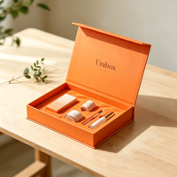 Cajas de Regalo Magnéticas Blancas de Lujo Personalizadas con Tapa Abatible y Patrón Impreso en UV para Empaque de Sets de Cosméticos y Cuidado de la Piel de Alta Gama