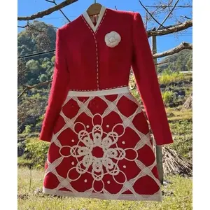 Robe élégante pour femmes automne/hiver nouvelle robe en laine brodée tempérament rouge jupe courte