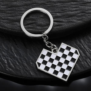 พวงกุญแจโลหะผสมสังกะสีแบบกำห<span class=keywords><strong>น</strong></span>ดเอง รูปหัวใจสีเงิน ลายตารางหมากรุกสีดำขาว  ขายส่ง - Product Image 1