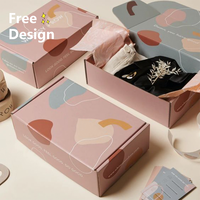 Boîtes en carton ondulé pour l'emballage et l'expédition de vêtements, chapeaux et autres articles, avec impression de logo sur mesure, pour petites entreprises.