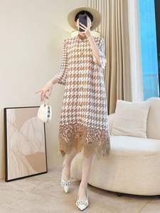 Miyake <span class=keywords><strong>grande</strong></span> <span class=keywords><strong>taille</strong></span> femmes automne imprimé robe anti-âge minceur ample mi-longueur Western plis décontracté <span class=keywords><strong>Chic</strong></span> en mousseline de soie avant - Product Image 3