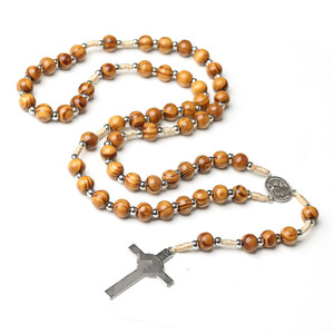 Collier Chapelet en Bois avec Médaille Saint Benoît et Croix Catholique, Bijoux de Prière Religieux Jésus-Christ - Product Image 5