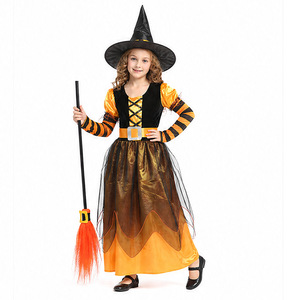 Costume de sorcière d'Halloween pour filles avec chapeau et balai, robe longue orange et noire - Product Image 4