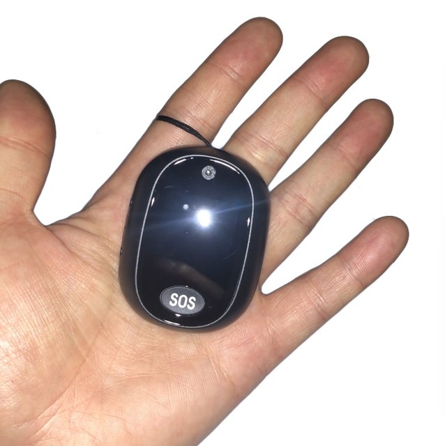 4G GPS tracker Pendant SOS Panic Button for Urgent Call with Fall Detection Wearable Safety Device for Seniors