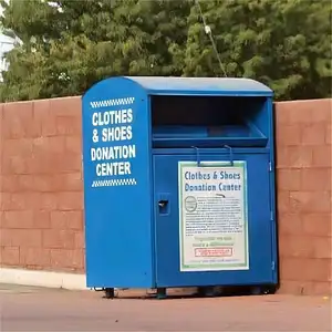 Contenedor de ropa, papelera de reciclaje de ropa vieja