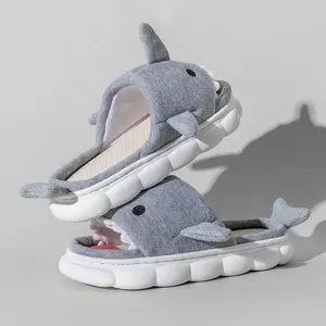 Sandal wanita bentuk hewan hiu lucu, sandal sol tebal lembut dalam dan luar ruangan untuk musim panas Linen kartun