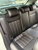 Housses de siège en cuir noir de qualité supérieure avec surpiqûres rouges (rayures verticales/diamantées) – Ensemble complet sur mesure pour protection des sièges auto
