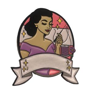 Spilla Personalizzata in Metallo, Ferro, Lega di Zinco, con Logo Fustellato, Smalto Morbido o Duro, Distintivo Smaltato su Misura - Product Image 1