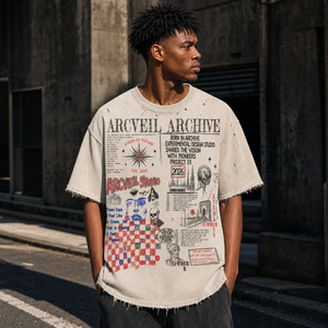 T-shirt da uomo con grafica collage di giornali vintage, orlo sfrangiato e effetto invecchiato, colore avena, vestibilità ampia, personalizzabile all'ingrosso - Product Image 2