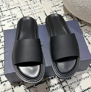 Sandalias de Cuero para Hombre 2025, Nuevas, de Alta Calidad, Planas, Antideslizantes, Casuales, para Caminar al Aire Libre - Product Image 1