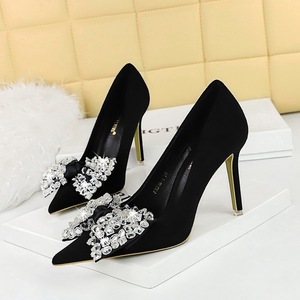 Zapatos de tacón alto de moda para mujer, de tacón fino, de ante, con punta poco profunda, lazo de diamantes de imitación, zapatos individuales - Product Image 2