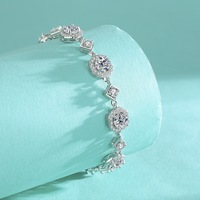 Bracelet à maillons micro-incrustés en moissanite taille brillant, en argent sterling S925 plaqué rhodium, de luxe personnalisé pour femme - Cadeau de mariage ou de fête