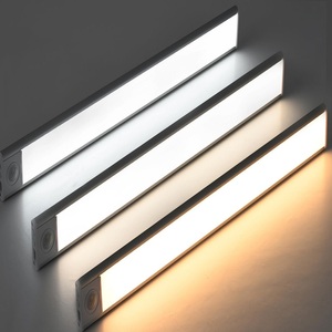 Vente en gros de lampes LED à détecteur de mouvement ultra-minces modernes à 3 couleurs, rechargeables par USB, pour armoire de cuisine intérieure - Product Image 1