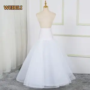 Faire des couches de motif de jupon en tulle pour robe de mariée