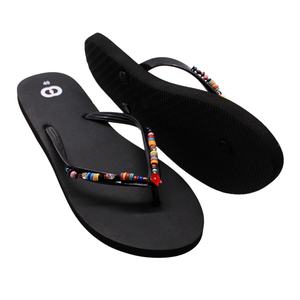 Sandales compensées noires style bohème pour femmes, avec perles colorées, lanières perlées, tongs d'été, logo personnalisé - Product Image 1
