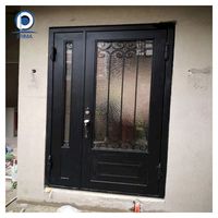 Portail d'entrée de fer forgé de style baroque pour ferme et ranch, avec accent doré luxueux, portail de sécurité pour résidence urbaine