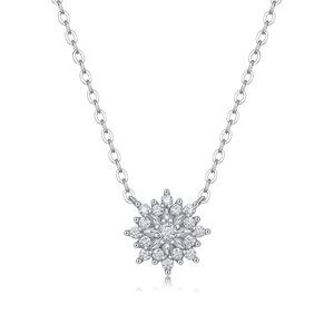 สร้อยคอจี้รูปดอกทานตะวันประดับมอยส์ซาไนต์ชุบแพลตตินั่ม เงินแท้ S925 - เครื่องประดับสำหรับงานหมั้น งานแต่งงาน และงานปาร์ตี้สุดอินเทรนด์ - Product Image 1