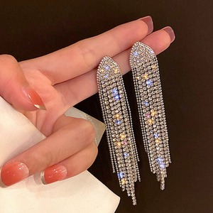 <span class=keywords><strong>Orecchini</strong></span> Pendenti Geometrici Triangolari in Lega di Zinco con Lunghe Nappe per Donne - Moda Europea e Americana - Product Image 2