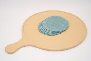 Tortilla de Verduras Deliciosa Hecha a Mano al por Mayor en Forma Semiterminada para Uso en Cafeterías - Product Image 3