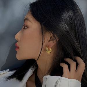 ต่างหูเพชรทรงเจ้าหญิงสำหรับผู้หญิง เงินแท้ S925 ชุบทอง ดีไซน์เรขาคณิต ทันสมัย เหมาะเป็นของขวัญงานแต่งงาน สไตล์หรูหราเบาๆ - Product Image 2