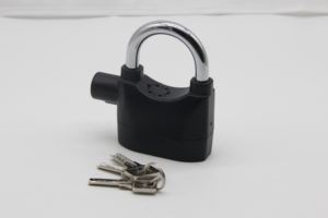 <span class=keywords><strong>Cadenas</strong></span> de sécurité robuste et étanche <span class=keywords><strong>avec</strong></span> <span class=keywords><strong>alarme</strong></span> sonore pour moto et <span class=keywords><strong>vélo</strong></span>, <span class=keywords><strong>avec</strong></span> clés - Product Image 3