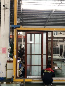 ระบบ<span class=keywords><strong>ประตู</strong></span>บานเลื่อนกระจกนิรภัยอลูมิเนียมขนาดใหญ่ พร้อมมุ้งลวด <span class=keywords><strong>ราคา</strong></span>ในมาเลเซีย - Product Image 5