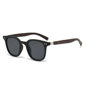 Gafas de Sol Vintage con Marco Grande Color Verde Azulado, Gafas de Sol con Diseño de Madera para Hombre - Product Image 2